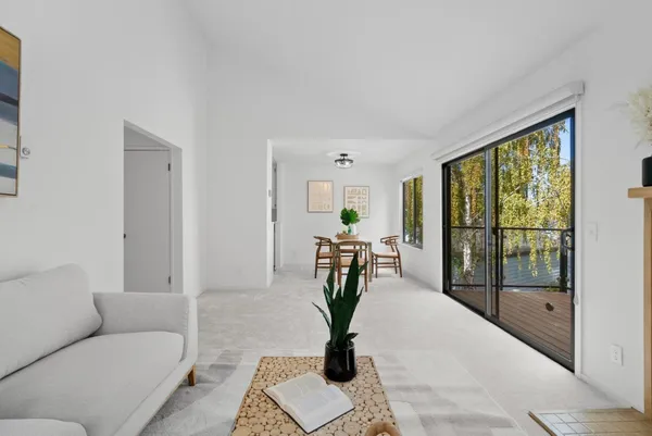 $899,950 | 905 West Middlefield Road, Unit 982, Mountain View, CA 94043