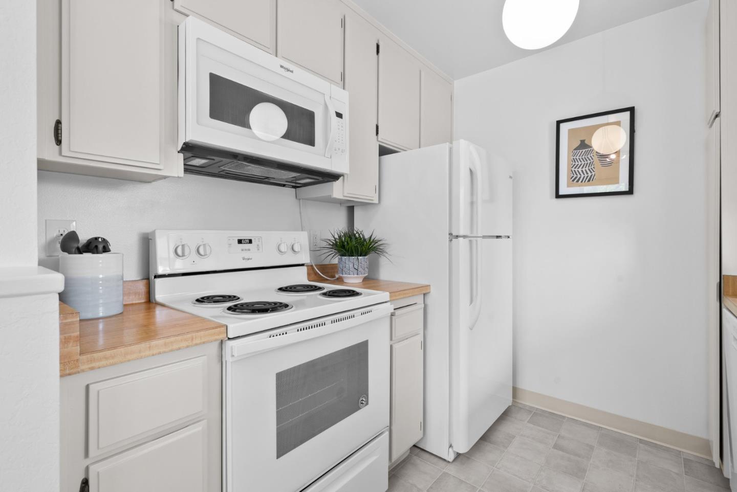 905 West Middlefield Road, Unit 982 Mountain View, CA 94043 - Photo 10 of 23