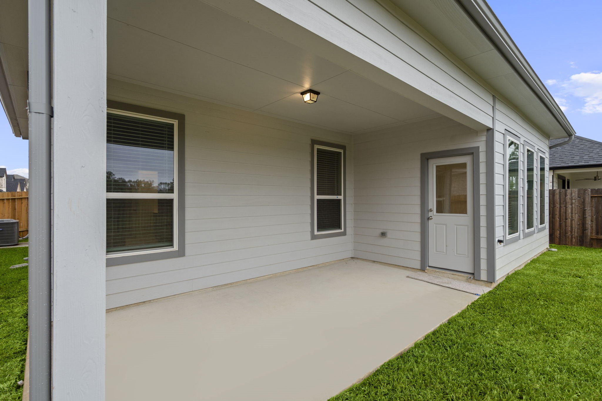 2543 Forest Cedar Lane Conroe, TX 77301 - Photo 21 of 26 a view of an entryway of the house
