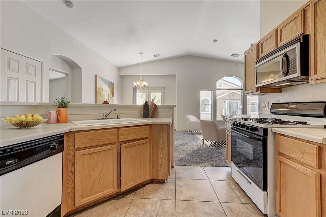 6583 Strolling Plains Lane, Unit 101 Henderson, NV 89011 - Photo 4 of 22