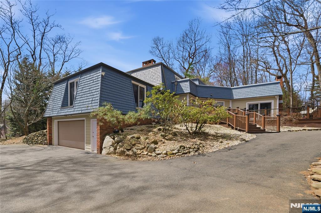 947 Franklin Lake Road Franklin Lakes, NJ 07417 - Photo 5 of 36