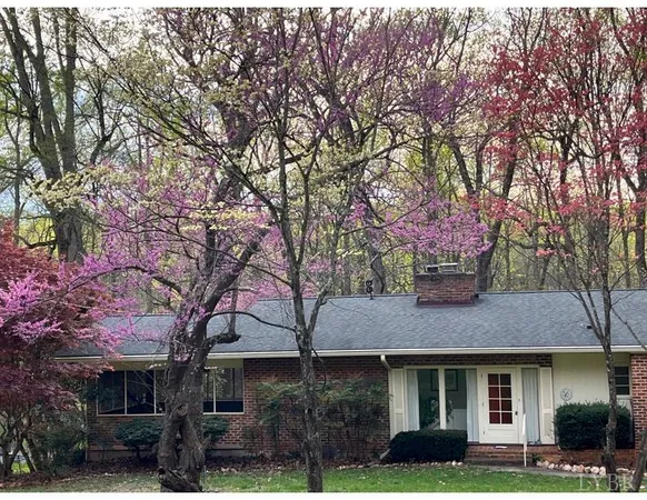 $299,000 | 115 Howard Drive, Lynchburg, VA 24503