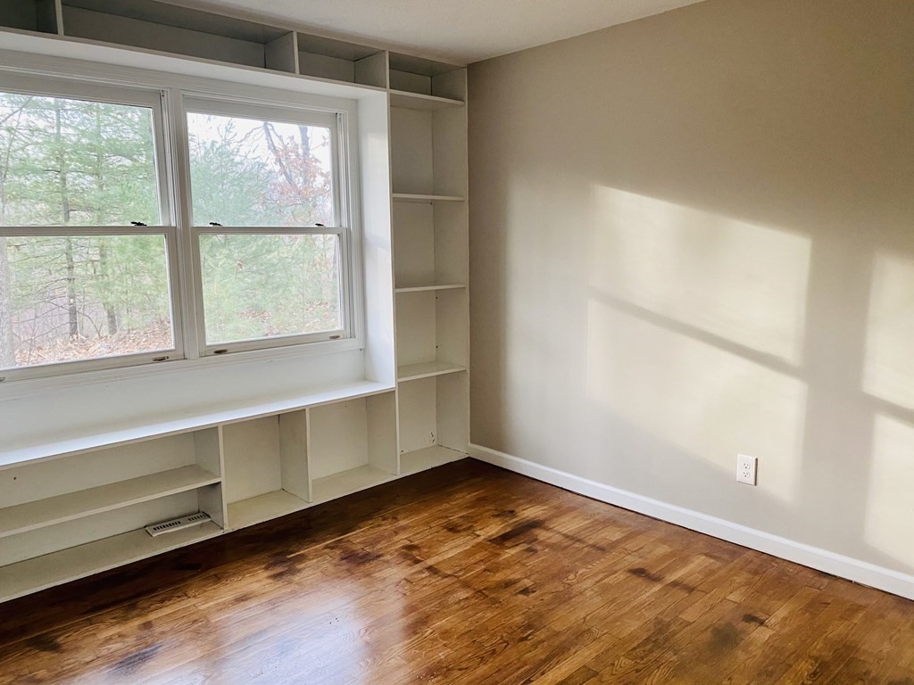 208 Wrentham Road Springfield, MA 01119 - Photo 16 of 22