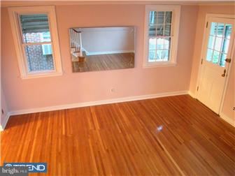 846 Rundale Avenue Yeadon, PA 19050 - Photo 2 of 9 Living Room