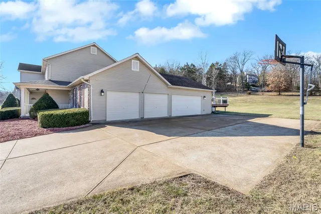 $489,900 | 3805 Olde Mill Drive, Byrnes Mill, MO 63051