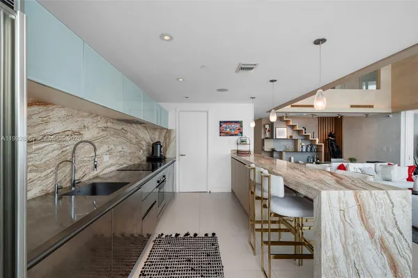 $19,500 | 1040 Biscayne Boulevard, Unit PH4607, Miami, FL 33132
