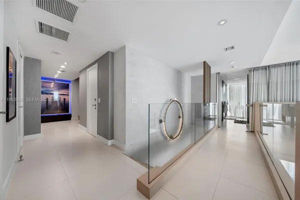 $19,500 | 1040 Biscayne Boulevard, Unit PH4607, Miami, FL 33132