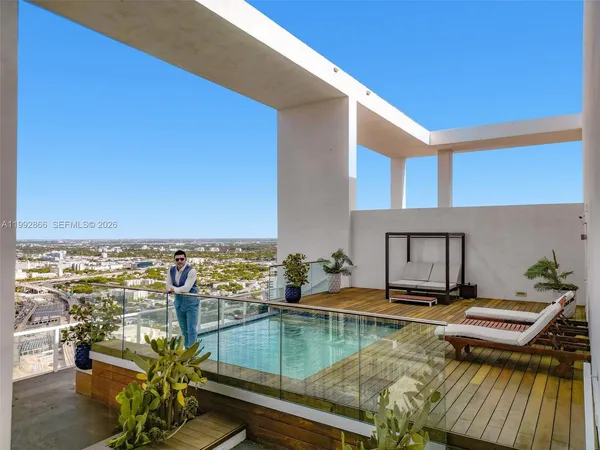 $19,500 | 1040 Biscayne Boulevard, Unit PH4607, Miami, FL 33132