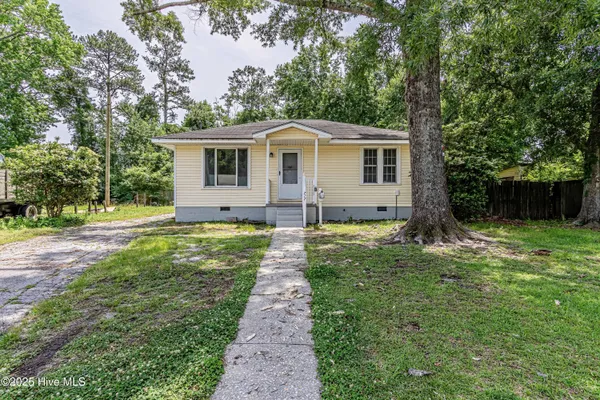 $1,200 | 717 New River Drive, Jacksonville, NC 28540
