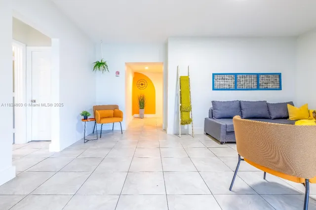 a view of a livingroom with furniture