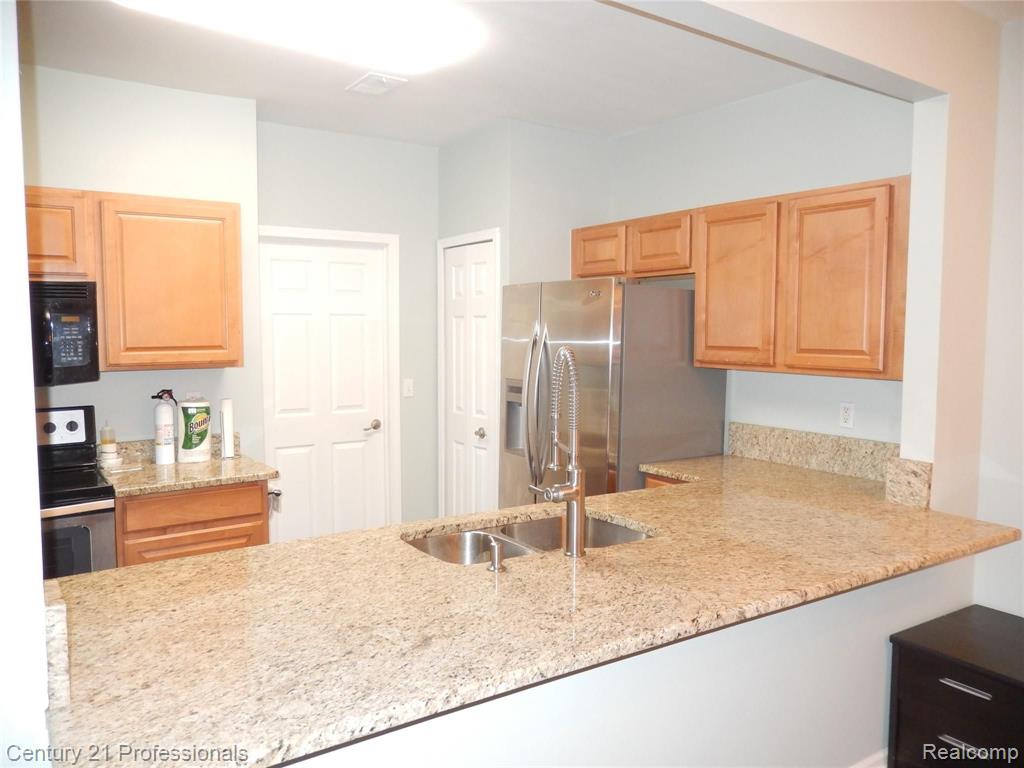 1842 Flagstone Circle Rochester, MI 48307 - Photo 11 of 45