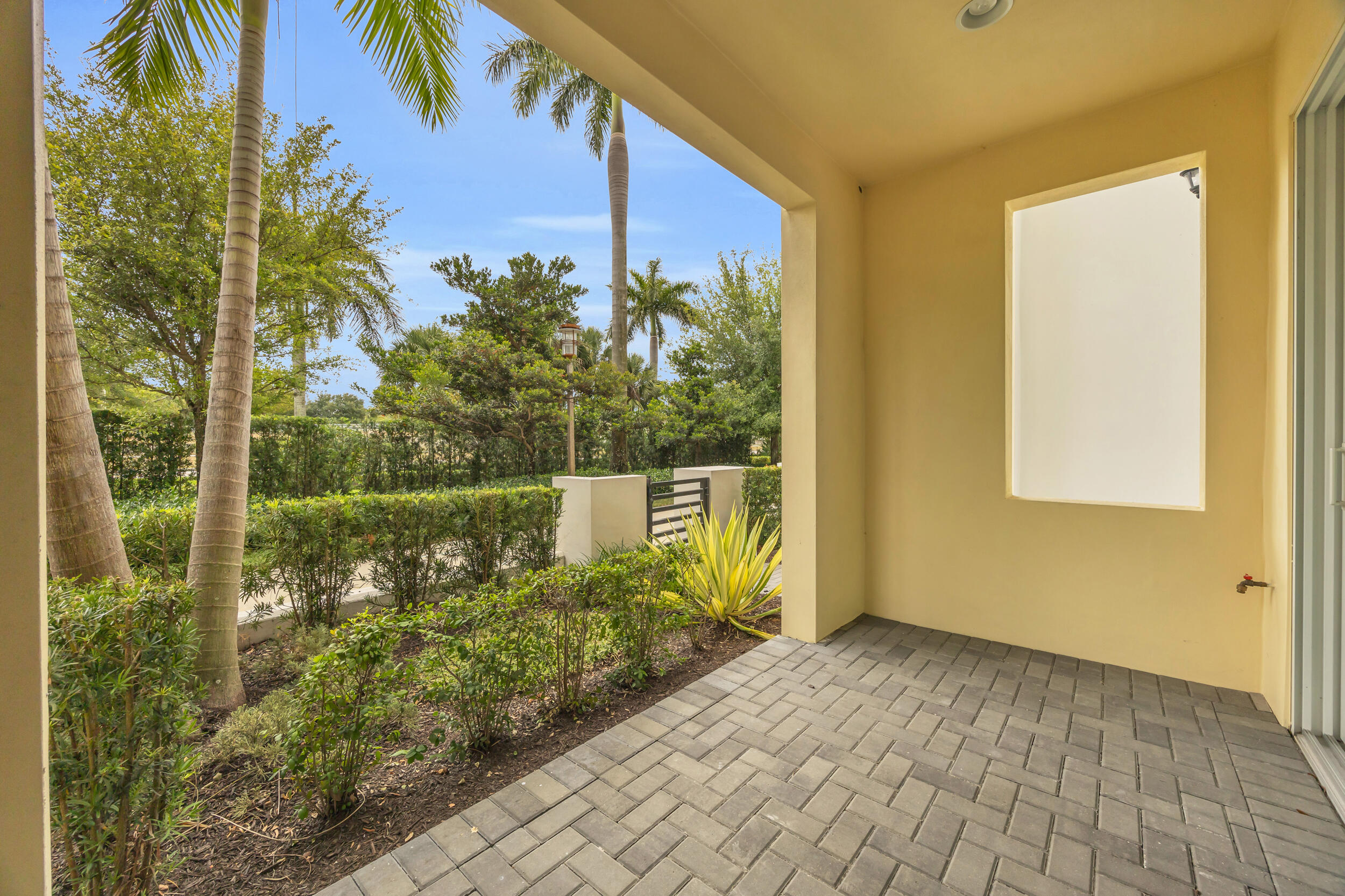 12554 Gross Pointe Road Palm Beach Gardens, FL 33418 - Photo 23 of 37 35_8p3a0128