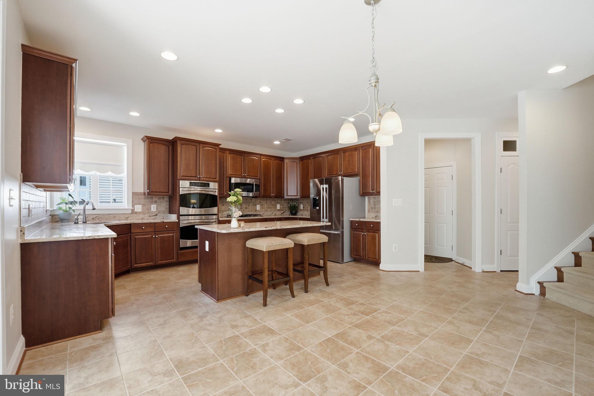 13060 Queen Chapel Road Woodbridge, VA 22193 - Photo 14 of 77 Huge upgraded kitchen