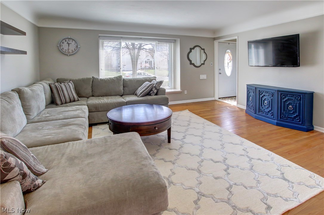 4326 Grannis Road Cleveland, OH 44126 - Photo 2 of 29 Gallery Image 2