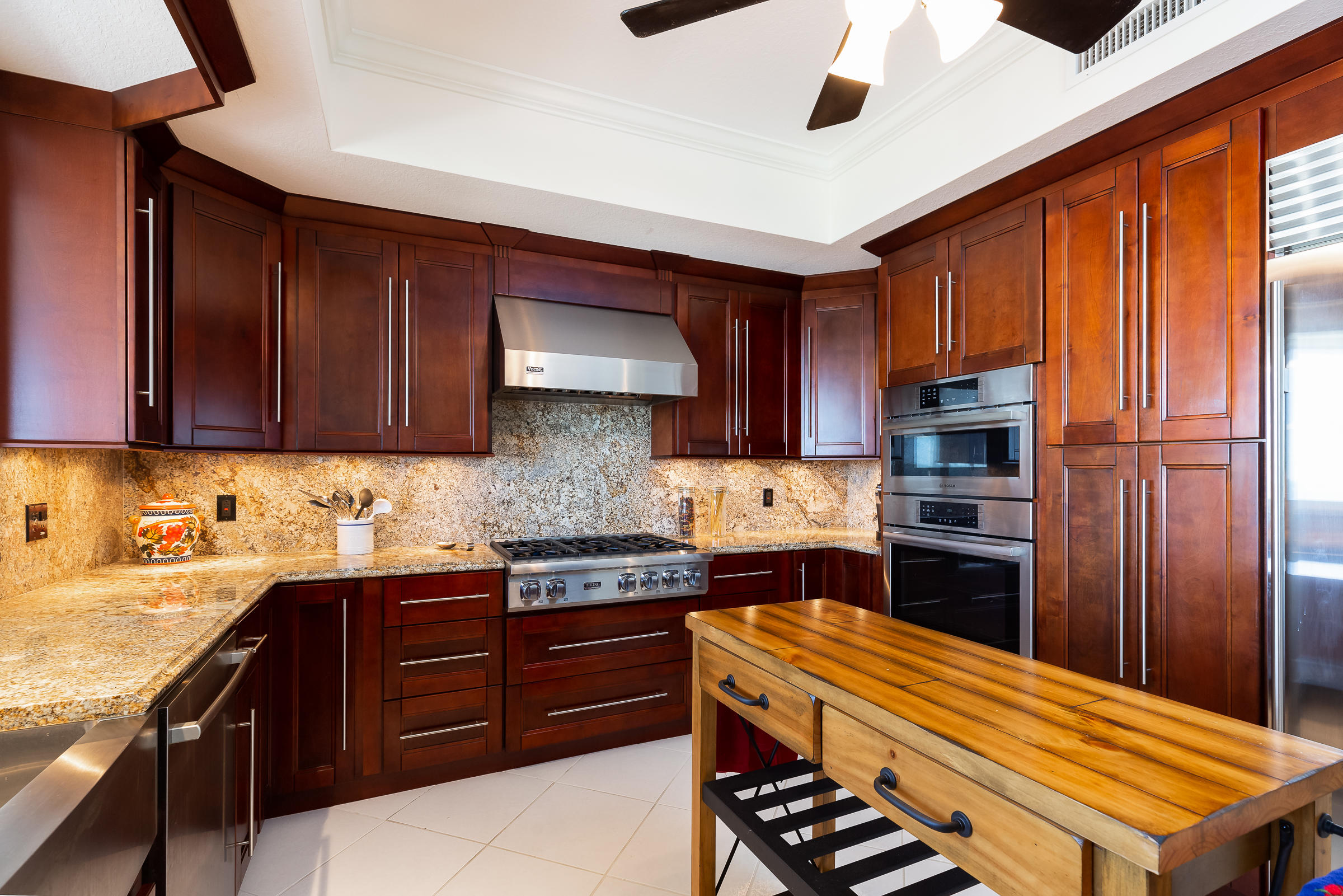 79 Mutiny Place Key Largo, FL 33037 - Photo 27 of 44 Viking 6 burner range top and hood