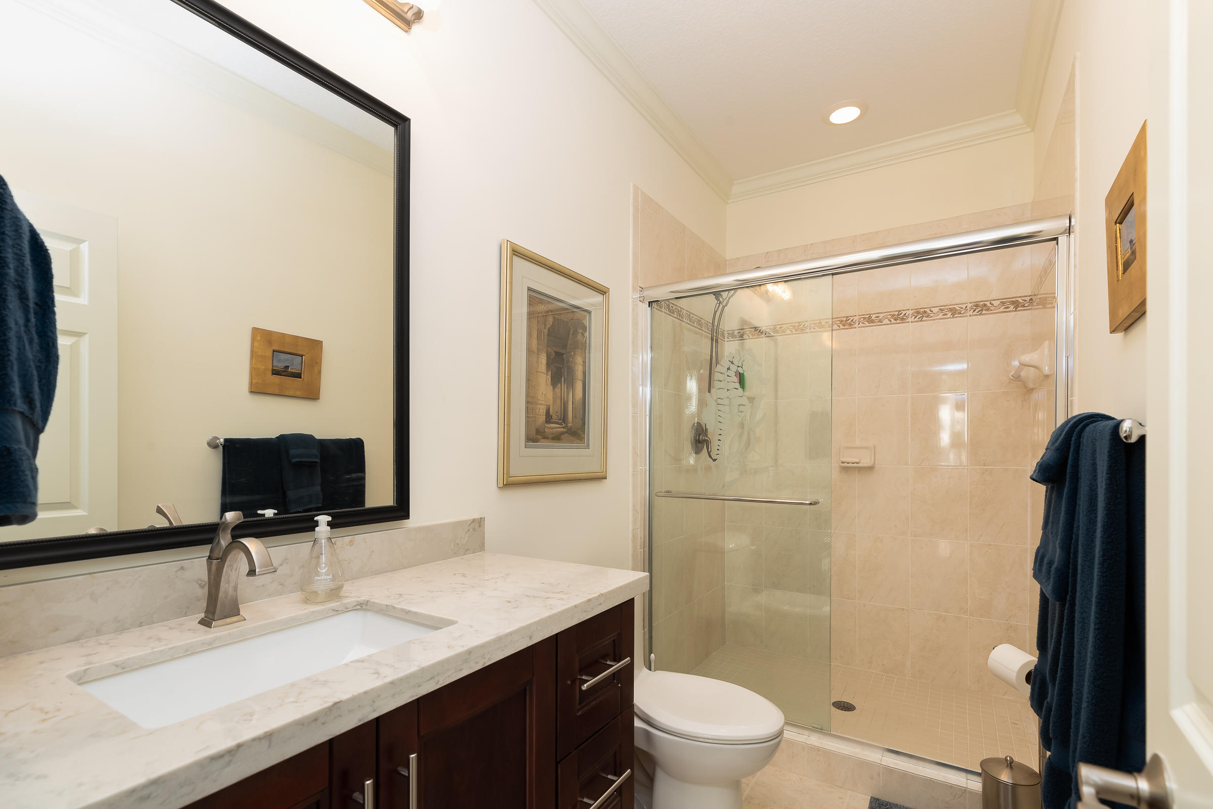 79 Mutiny Place Key Largo, FL 33037 - Photo 35 of 44 Guest Bath ensuite