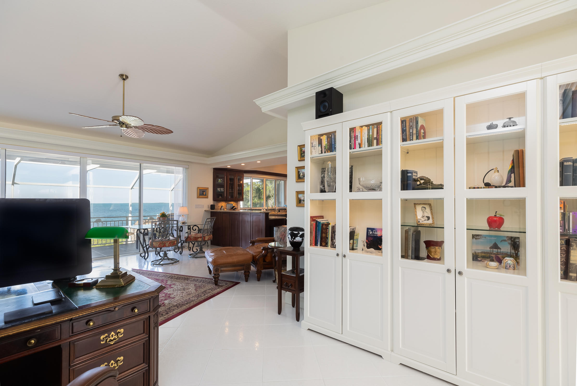 79 Mutiny Place Key Largo, FL 33037 - Photo 8 of 44 Entry to living room