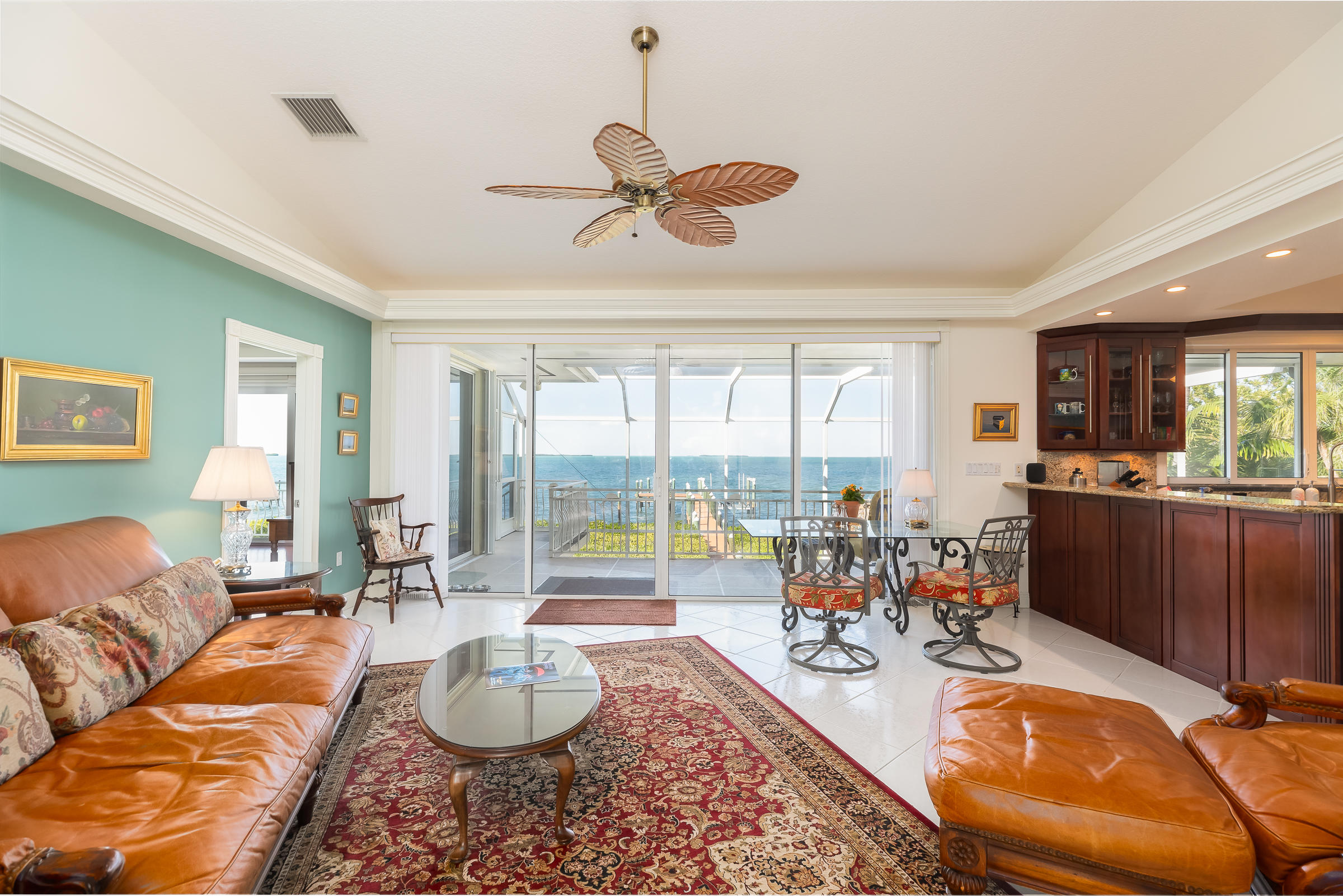 79 Mutiny Place Key Largo, FL 33037 - Photo 9 of 44 Living room