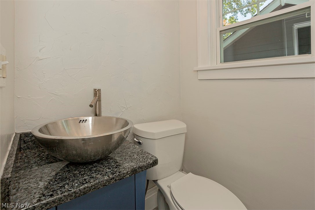 2260 Briarwood Road Cleveland, OH 44118 - Photo 16 of 35