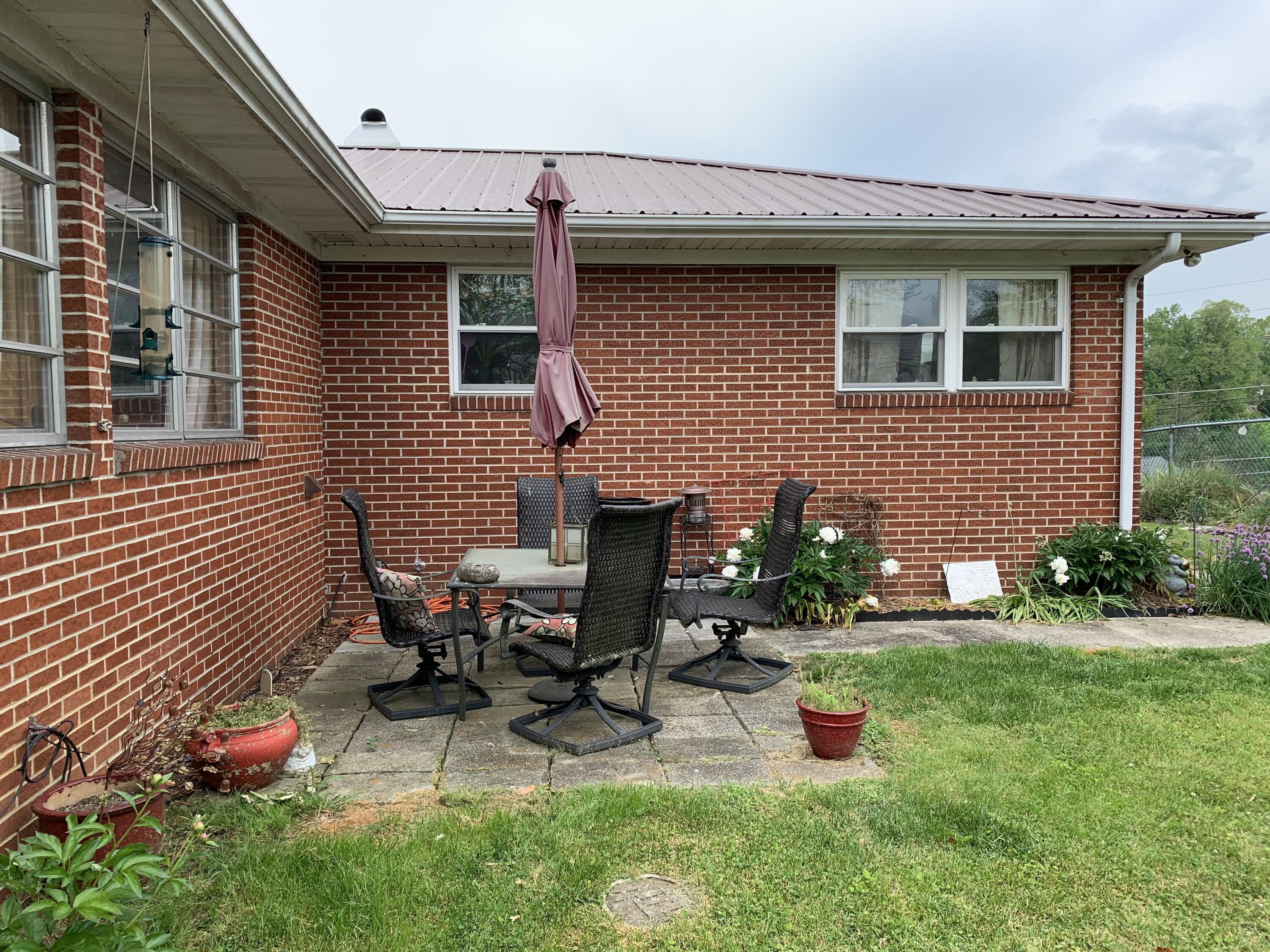 125 Alpine Road Middlesboro, KY 40965 - Photo 13 of 27 KING 28
