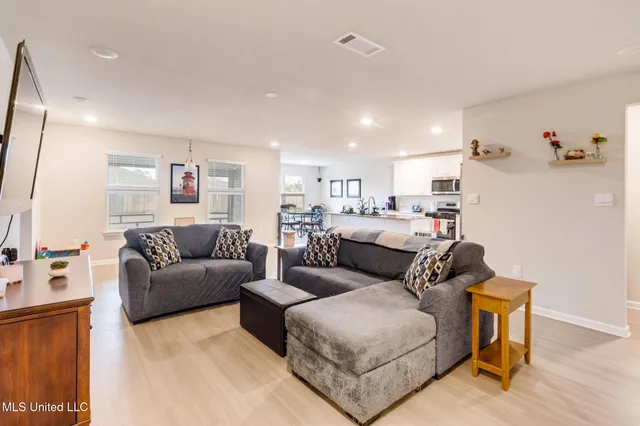 $319,000 | 1021 Enclave Circle, Long Beach, MS 39560