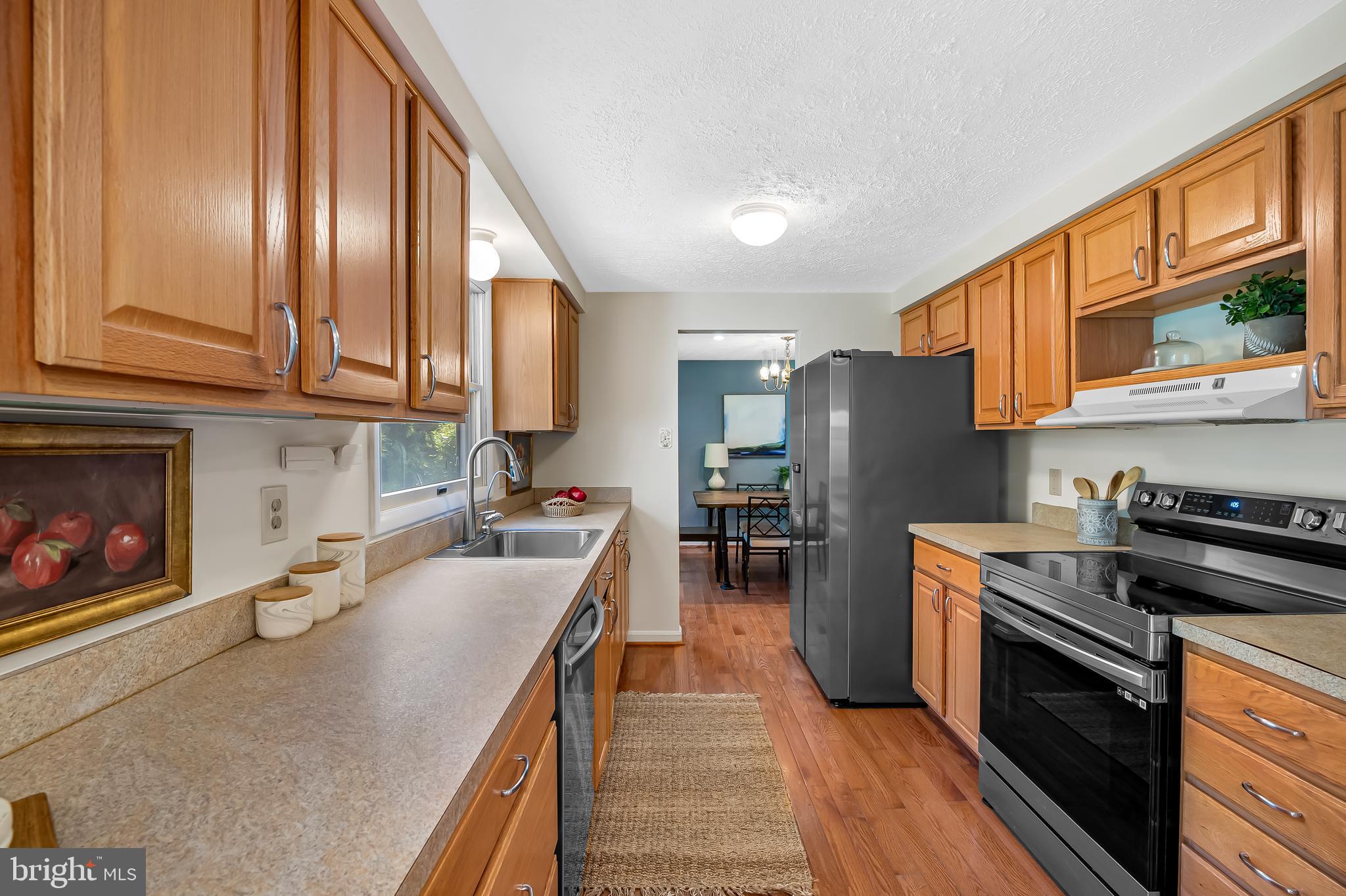 6439 Wilben Road Linthicum Heights, MD 21090 - Photo 13 of 35 Plenty of counter space for food prep.