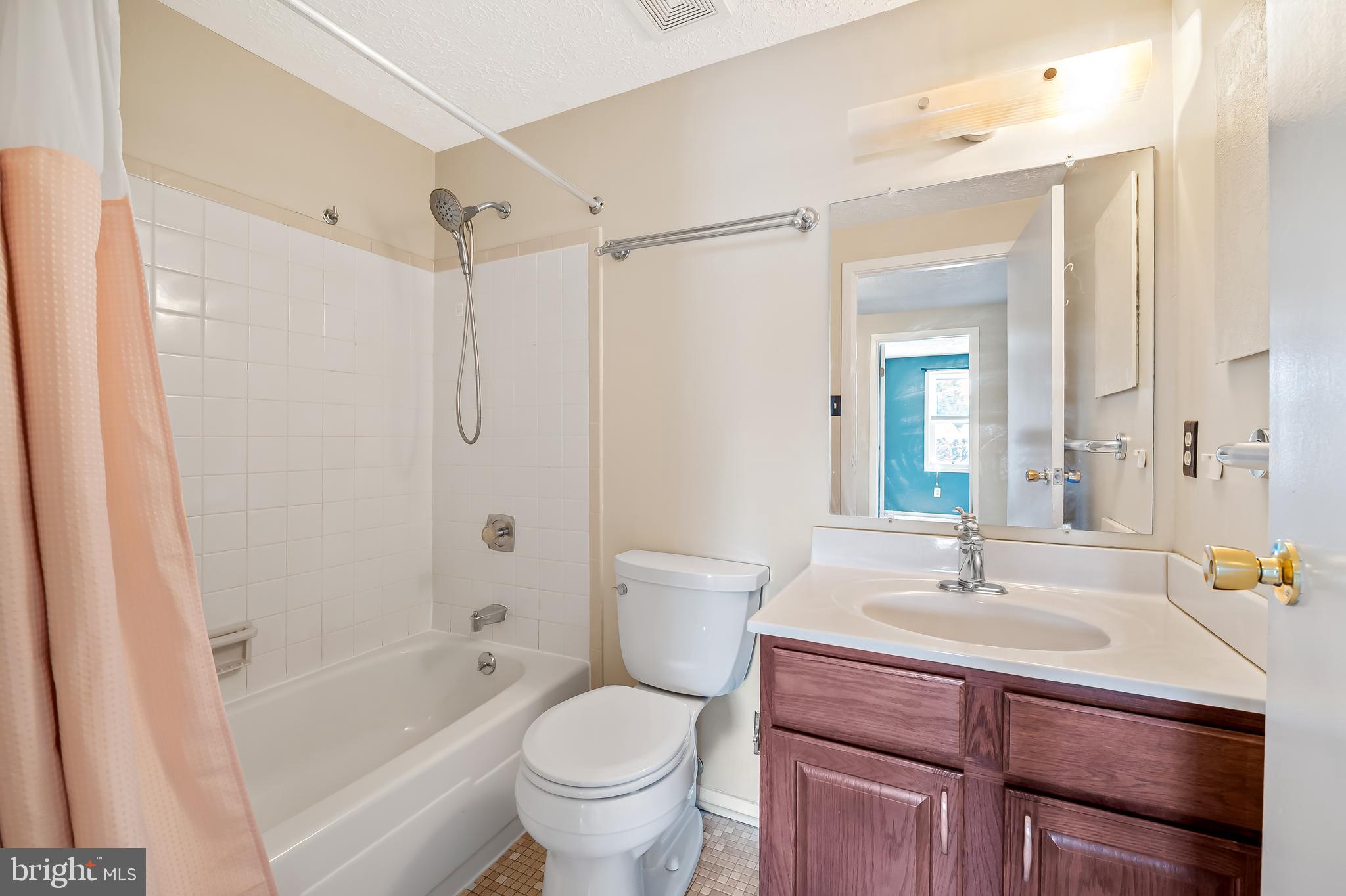 6439 Wilben Road Linthicum Heights, MD 21090 - Photo 29 of 35 Hallway bath with tab/shower.