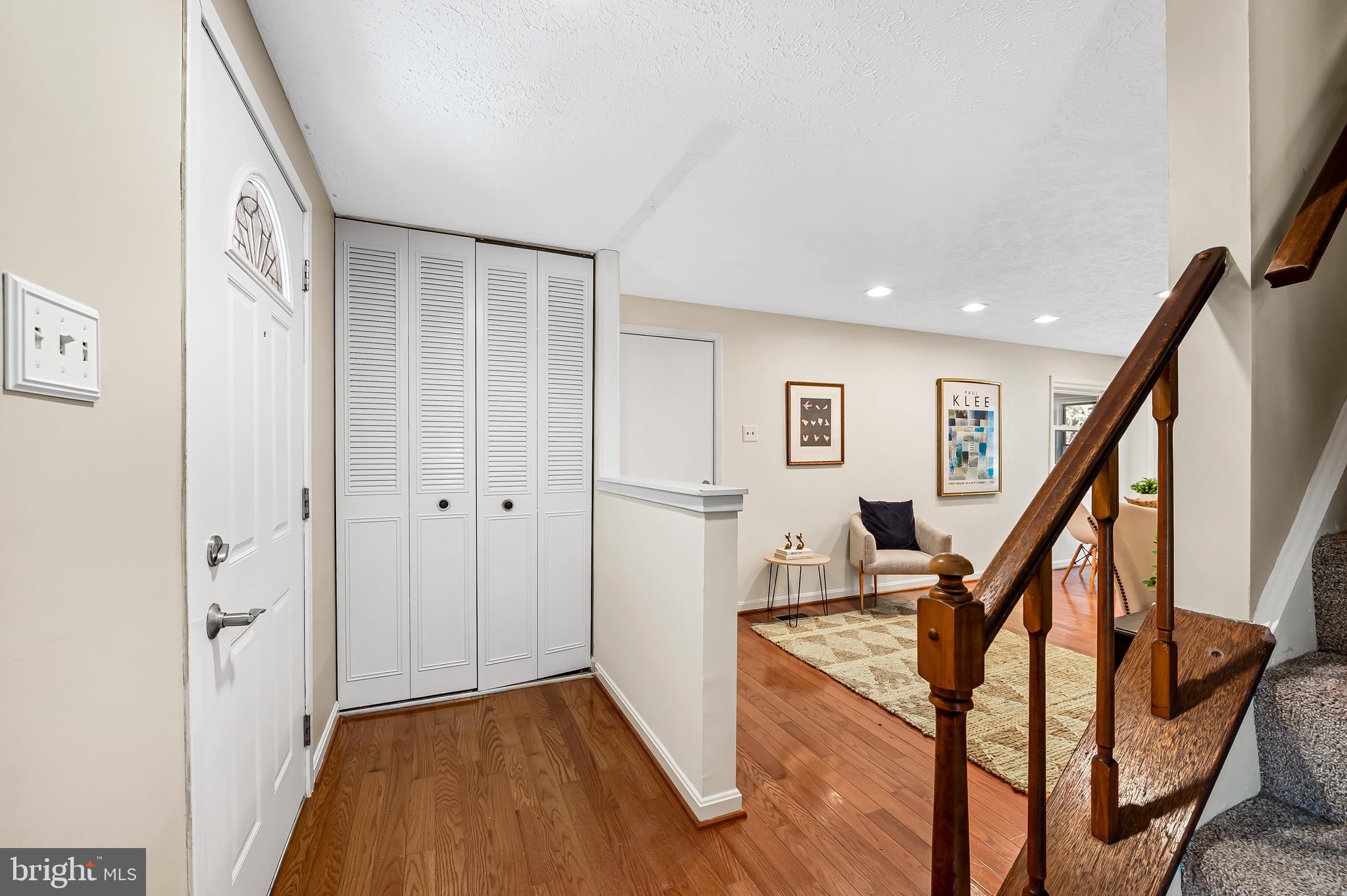 6439 Wilben Road Linthicum Heights, MD 21090 - Photo 3 of 35 Entryway w coat closet.