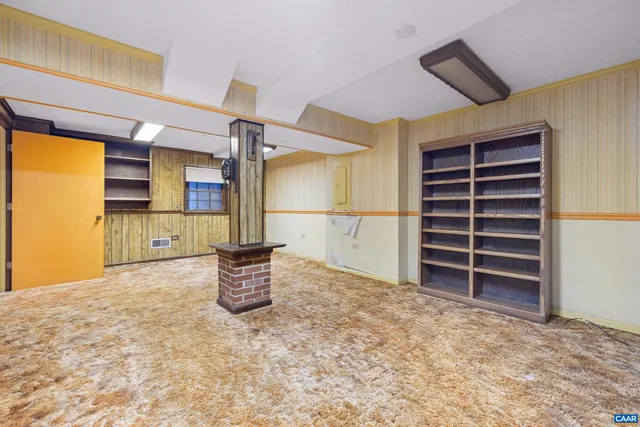 a view of a storage & utility room