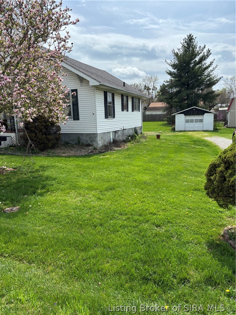 205 Arthur Street Salem, IN 47167 - Photo 3 of 27