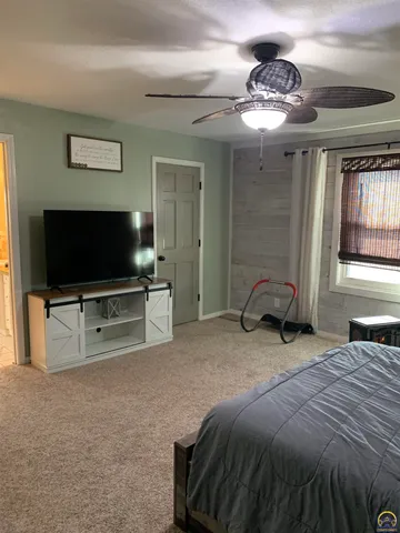 $415,000 | 1767 Road 190, Emporia, KS 66801