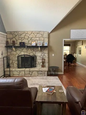 $415,000 | 1767 Road 190, Emporia, KS 66801