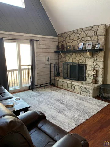 $415,000 | 1767 Road 190, Emporia, KS 66801