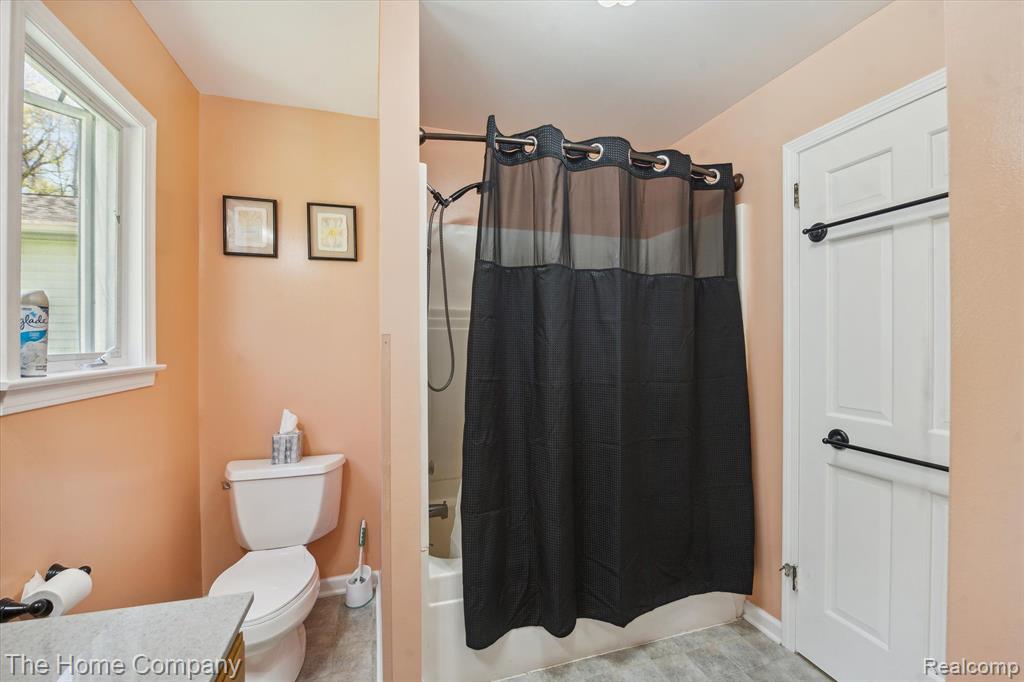 13890 Island Lake Road Chelsea, MI 48118 - Photo 23 of 66 Gallery Image 23