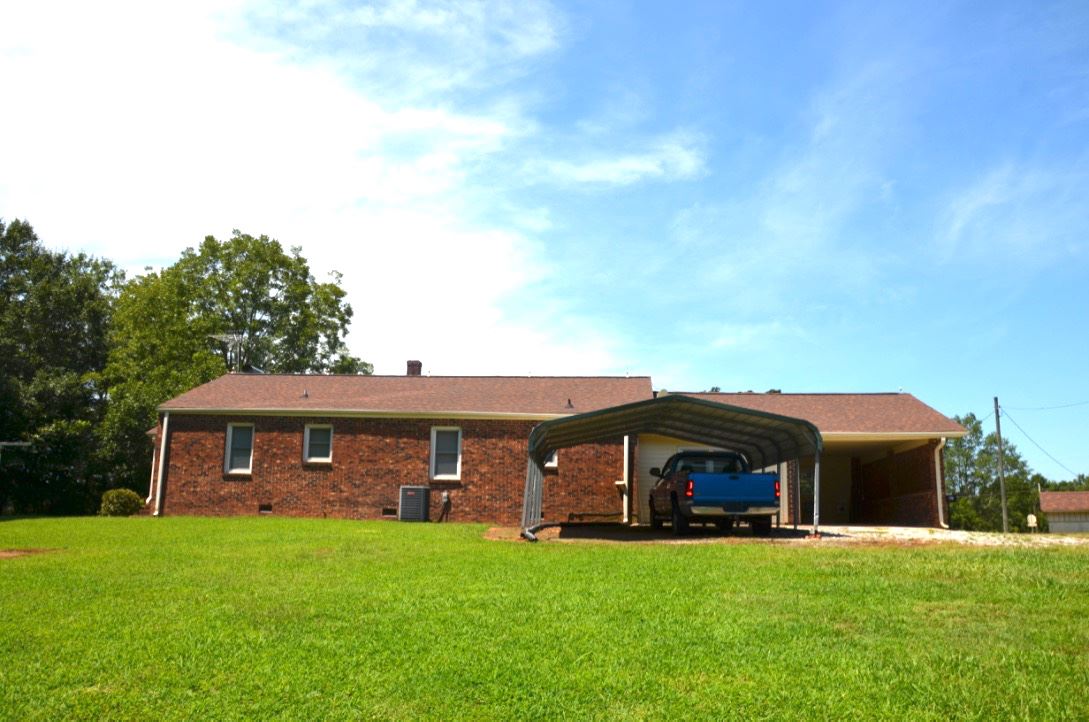 467 Putman Road Buffalo, SC 29321 - Photo 2 of 19 Gallery Image 2