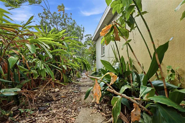 $2,800 | 2930 80th Street North, St. Petersburg, FL 33710