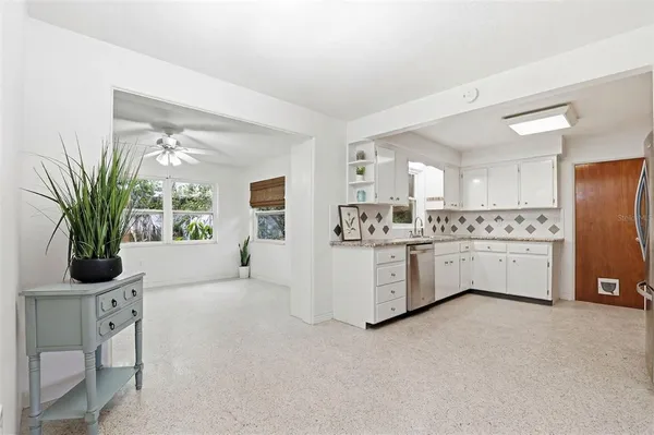 $2,800 | 2930 80th Street North, St. Petersburg, FL 33710