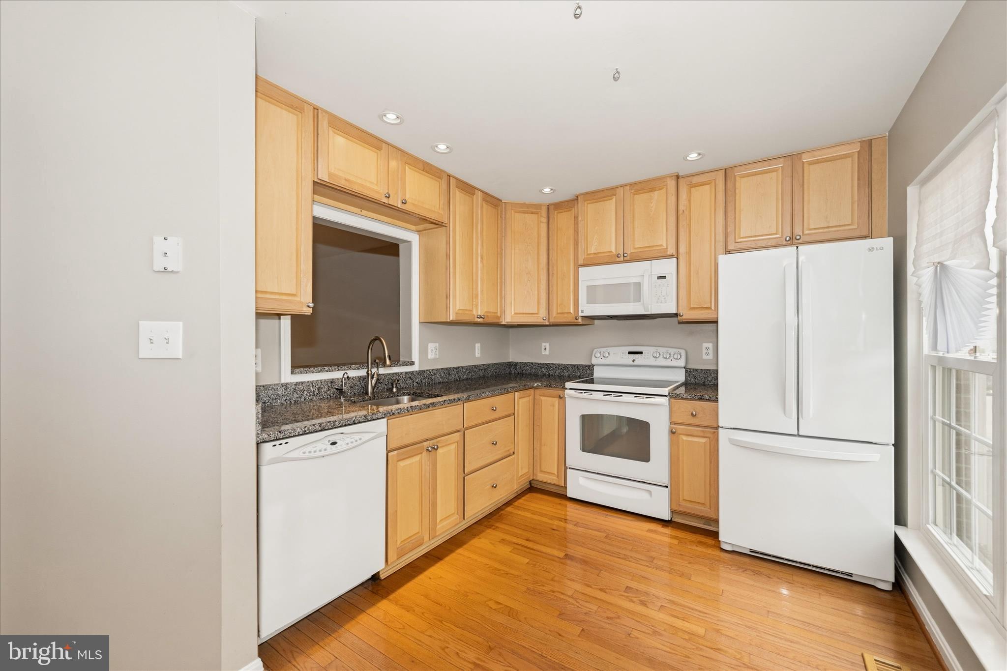 2211 Commissary Circle Odenton, MD 21113 - Photo 24 of 64 Kitchen