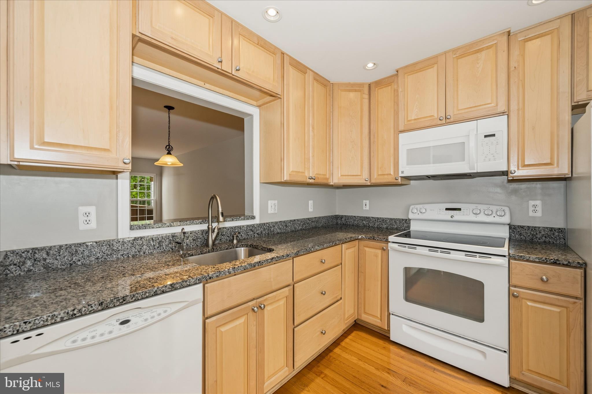 2211 Commissary Circle Odenton, MD 21113 - Photo 26 of 64 Kitchen