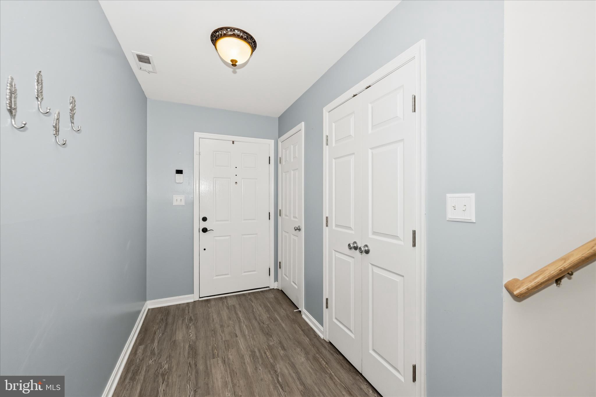 2211 Commissary Circle Odenton, MD 21113 - Photo 3 of 64 Entry