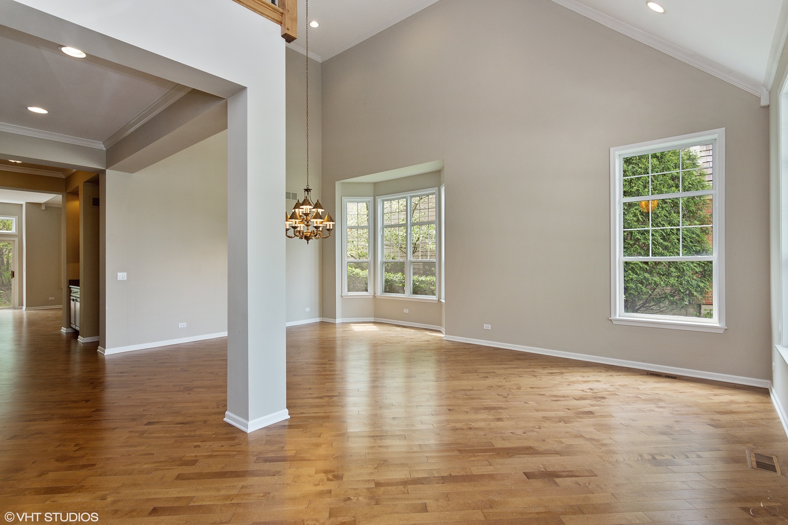 1065 Ridgeview Drive Inverness, IL 60010 - Photo 4 of 25