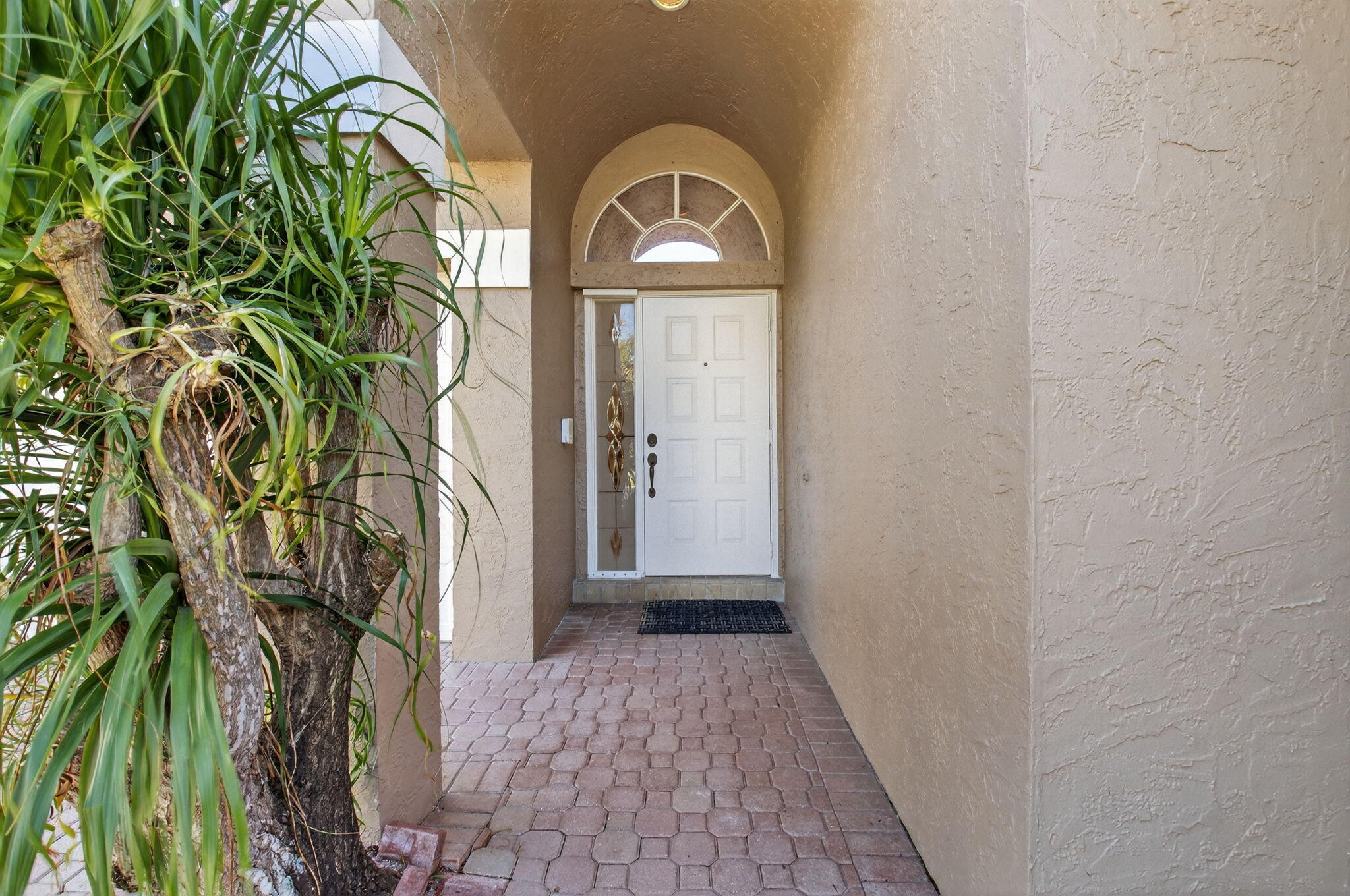 23449 Torre Circle Boca Raton, FL 33433 - Photo 4 of 40 4-web-or-mls-DSC_9123
