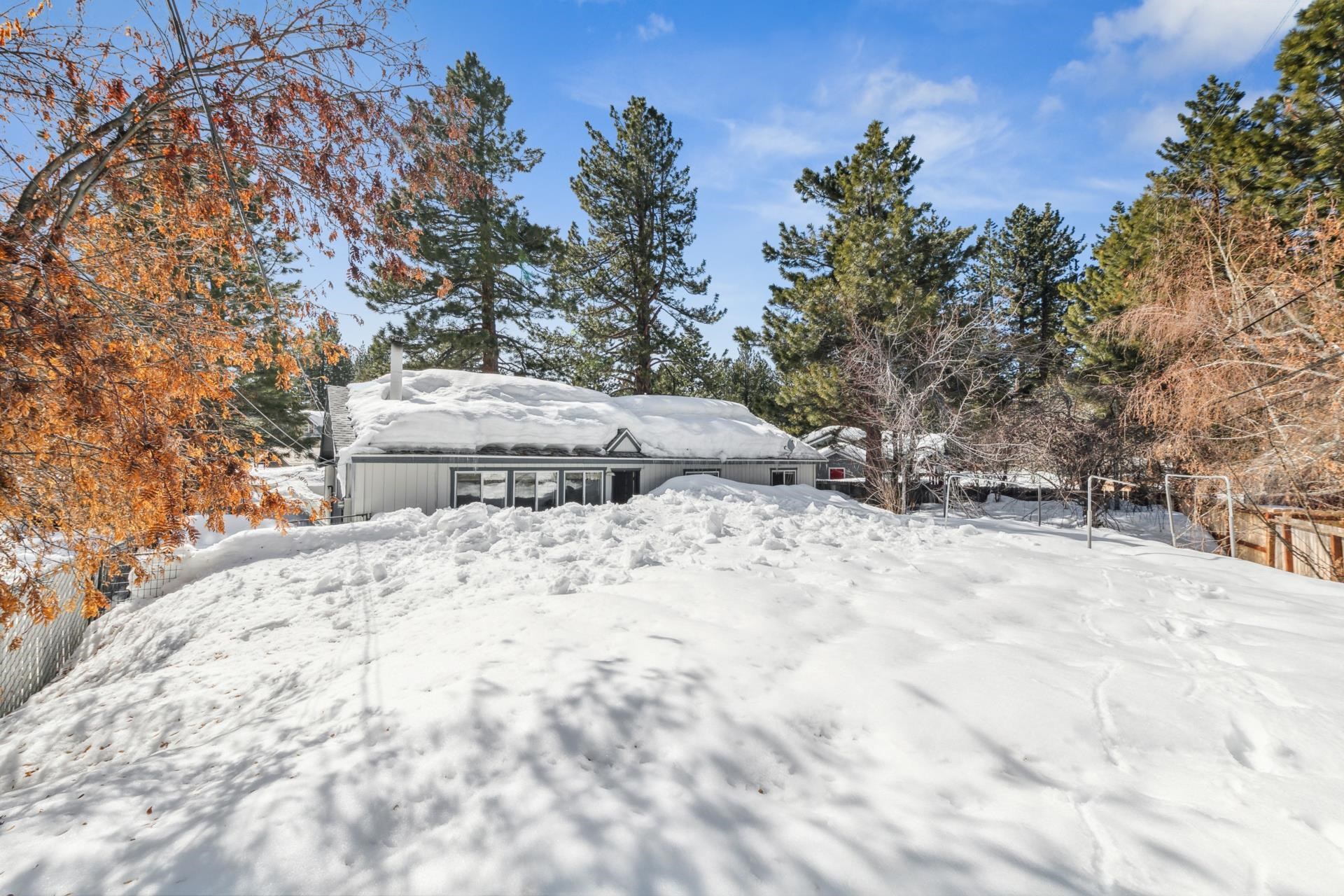 10210 White Fir Road Truckee, CA 96161 - Photo 2 of 20 Gallery Image 2
