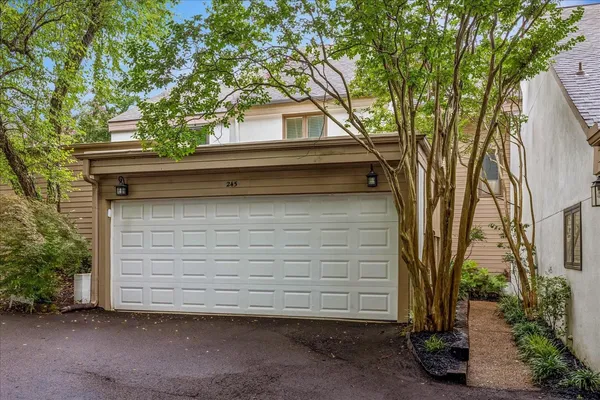 $319,900 | 245 Aviva Drive, Memphis, TN 38120