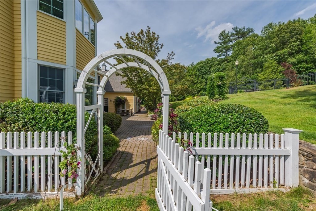 15 Elizabeth Road Auburn, MA 01501 - Photo 36 of 41 Gallery Image 36