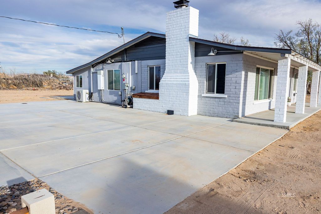 134 South Sierra View Street Ridgecrest, CA 93555 - Photo 27 of 43 a view of a house with a street