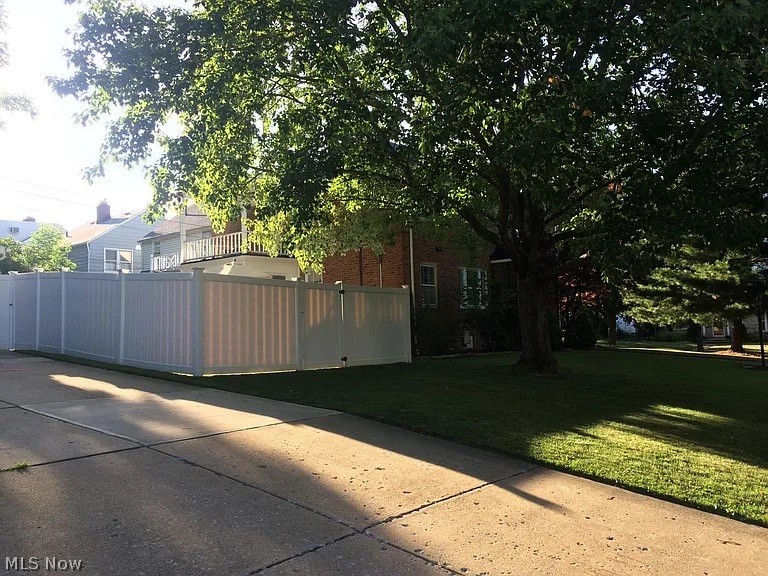 2312 Milton Road Cleveland, OH 44118 - Photo 17 of 18 Gallery Image 17