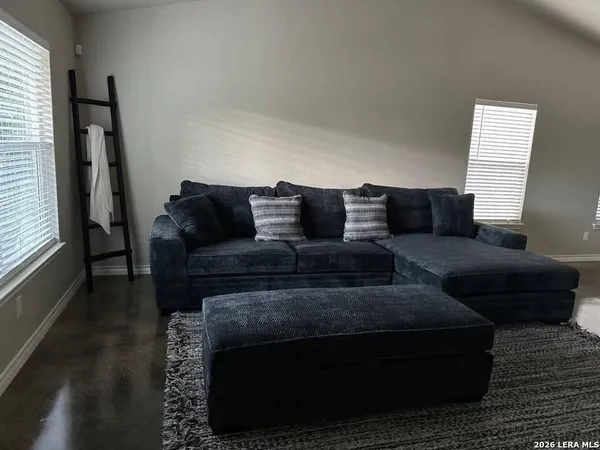 $2,100 | 247 Remington Road, Spring Branch, TX 78070