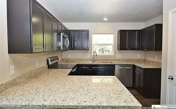 $2,100 | 247 Remington Road, Spring Branch, TX 78070