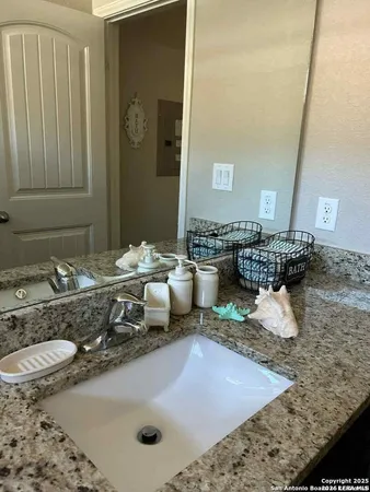 $2,100 | 247 Remington Road, Spring Branch, TX 78070